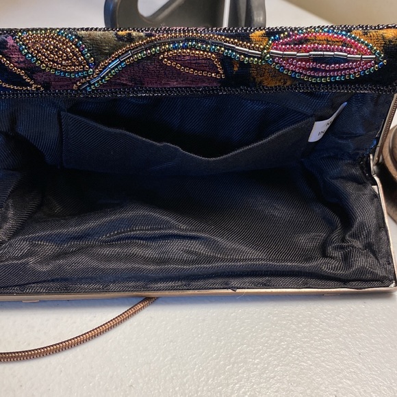 Beaded Velvet Clutch Purse - Picture 4 of 9